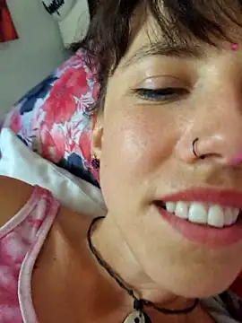 Lyrass online show from April 17, 4:20 pm