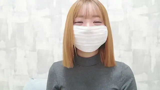 LOVE MOMO LOVE online show from February 3, 11:26 am