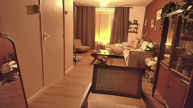 Nina24 online show from December 16, 7:42 pm