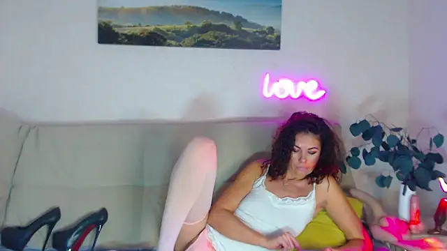 MariaModel online show from November 21, 9:00 am