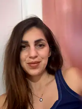 EmaSkyes online show from December 14, 1:50 pm