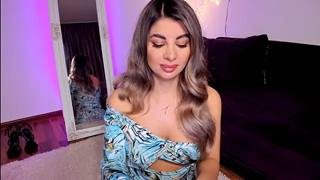 Queenofyouredreams online show from April 18, 10:09 pm