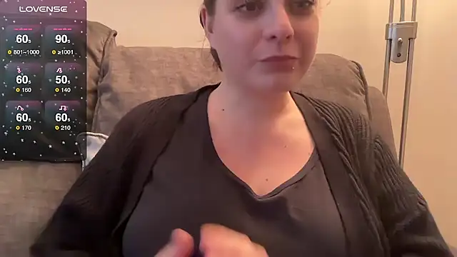 NaughtyWifeUK online show from December 5, 2:51 pm