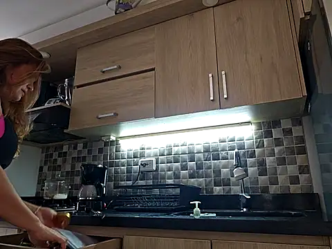 ParisW online show from September 20, 4:27 pm