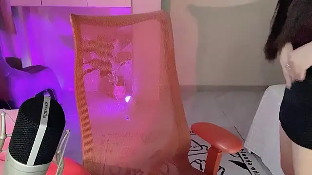 Daisy-77 online show from September 24, 7:40 am