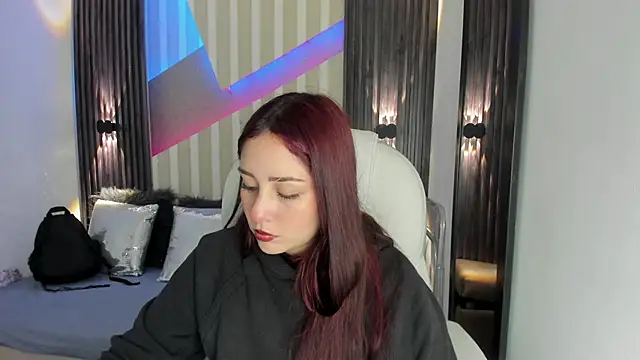 emily layton online show from November 26, 3:46 pm