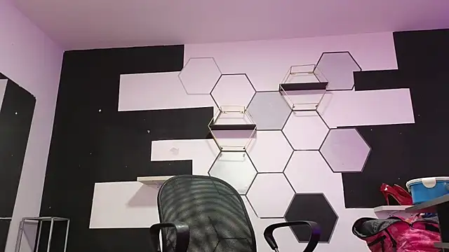 alondrabigtits online show from October 14, 1:14 pm