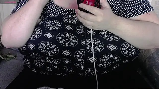 Snapshot of lisa_Black00 chatting on December 2, 8:48 am lisa Black00 online show from December 2, 8:48 am