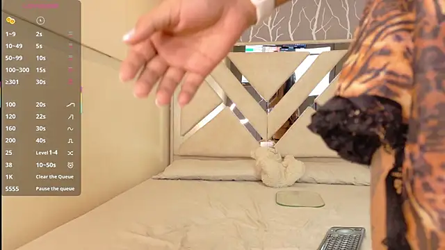 vanessa guzman2 online show from January 8, 12:31 pm