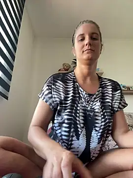 jennifer11772 online show from July 16, 11:59 am
