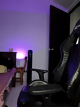 Kiitygirl online show from April 7, 3:41 am