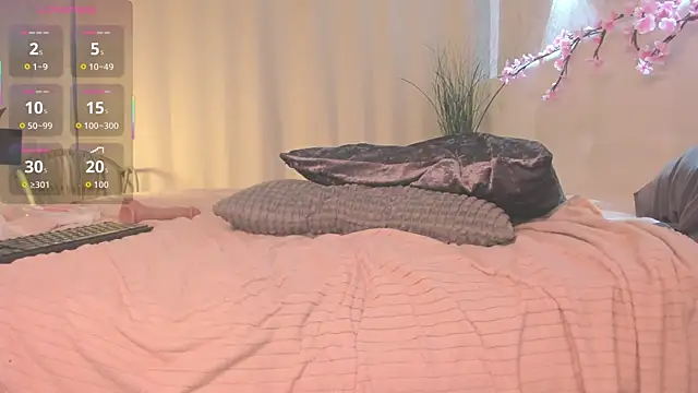 Emma  Leee online show from April 11, 6:30 am