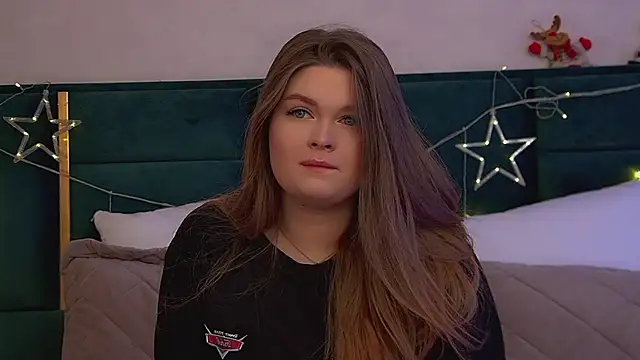 CrystalLyons online show from December 18, 6:18 am