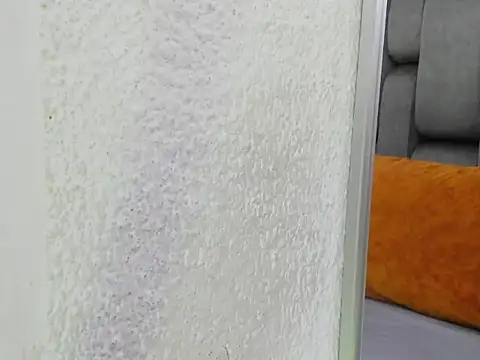 JESSYCORTES online show from April 5, 7:18 am