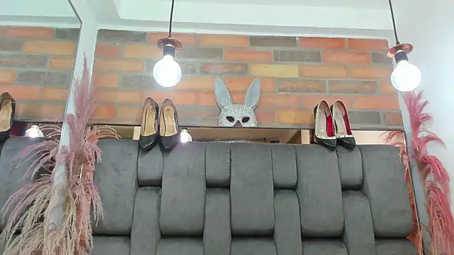 JESSYCORTES online show from October 29, 2:53 pm