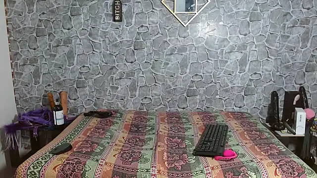 Aynle-toms online show from November 22, 12:13 am