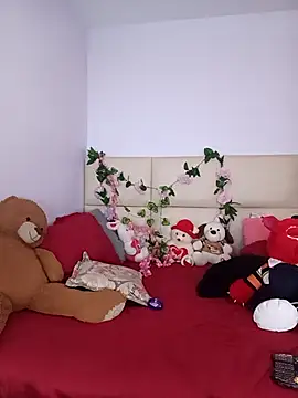 kymmgolden online show from April 6, 12:06 pm