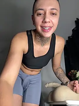  PhillipBrown online show from February 17, 11:53 am