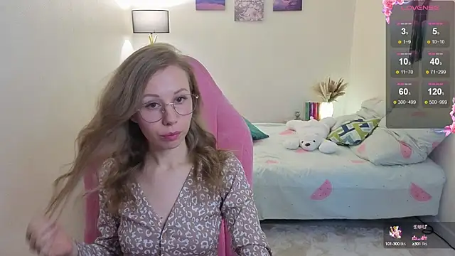 Snapshot of Lill_Mary chatting on October 16, 3:42 am Lill Mary online show from October 16, 3:42 am