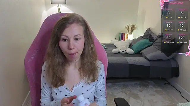 Snapshot of Lill_Mary chatting on October 6, 1:44 am Lill Mary online show from October 6, 1:44 am