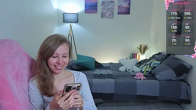 Snapshot of Lill_Mary chatting on October 2, 3:44 am Lill Mary online show from October 2, 3:44 am