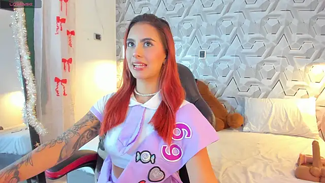 Sophiee Hill online show from February 2, 6:34 am