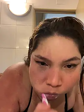 WhiteWomen online show from November 12, 11:47 pm