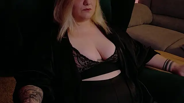 DominaSadique online show from November 18, 10:00 pm