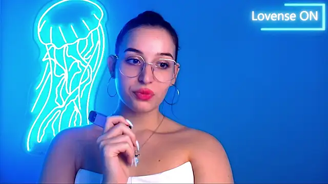 Snapshot of Jessie_Kisss chatting on September 28, 12:10 pm Jessie Kisss online show from September 28, 12:10 pm