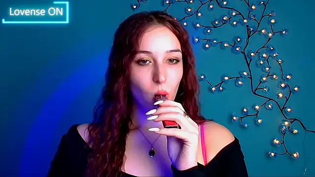 Snapshot of Jessie_Kisss chatting on October 19, 11:56 am Jessie Kisss online show from October 19, 11:56 am