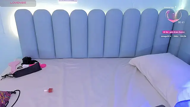 curvy rousi online show from November 21, 11:56 am