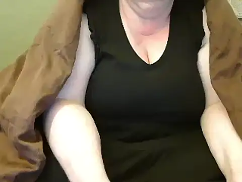 Snapshot of MarthaBriest chatting on December 2, 9:21 am MarthaBriest online show from December 2, 9:21 am