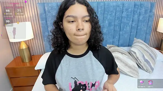 pretty sunlight  online show from October 19, 2:24 am