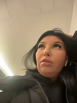 Tisha Busty online show from February 8, 12:20 pm