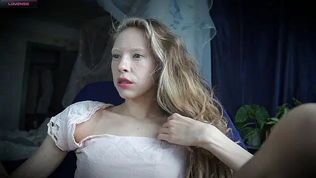  Phantom thread  online show from April 15, 10:27 am