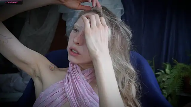  Phantom thread  online show from April 16, 10:15 am