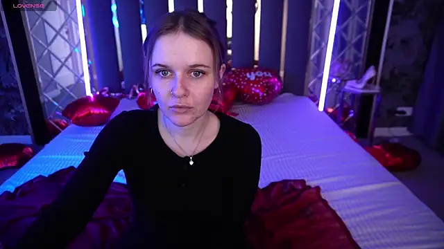 MaribelRiverr  online show from February 21, 6:47 am