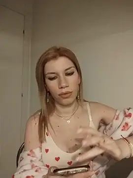 EvyLure online show from April 8, 6:10 pm