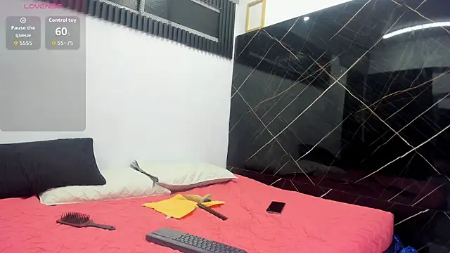 Analiasmith89 online show from October 19, 3:30 am