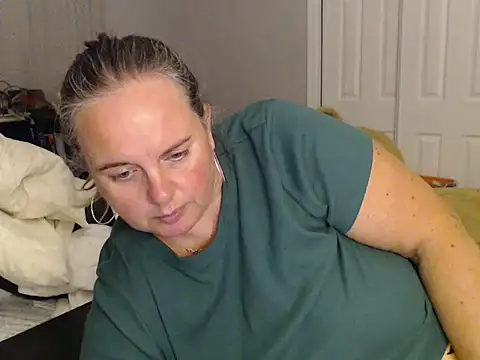 Snapshot of LauLauPAWG chatting on September 22, 1:48 am LauLauPAWG online show from September 22, 1:48 am