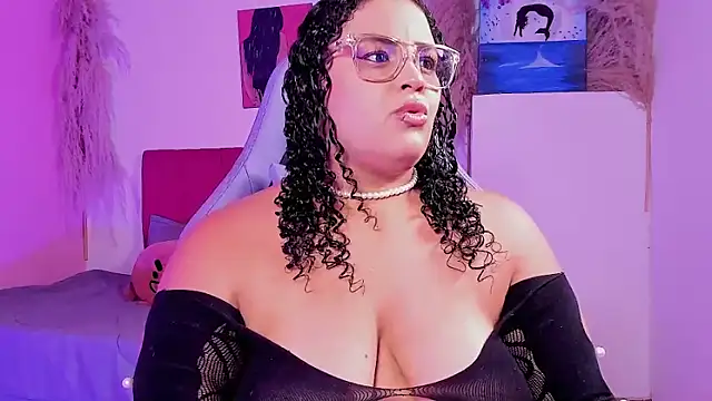 juli 2tyes online show from February 10, 3:31 am