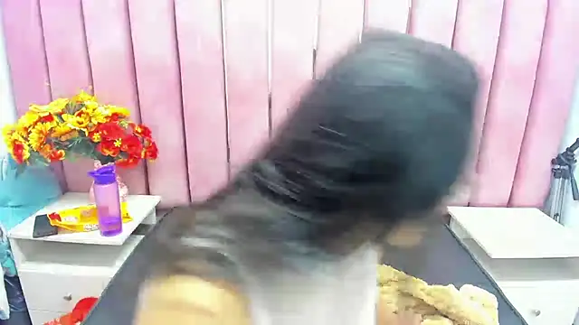 Miaa Smiith  online show from October 7, 3:22 am