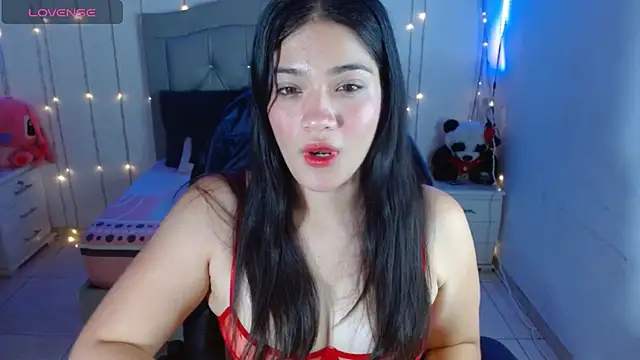 Snapshot of Alison_girl20 chatting on October 6, 8:46 pm Alison girl20 online show from October 6, 8:46 pm
