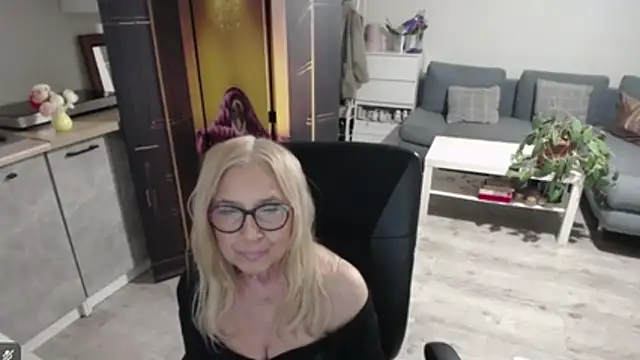 sofia xkiss online show from February 7, 3:38 pm