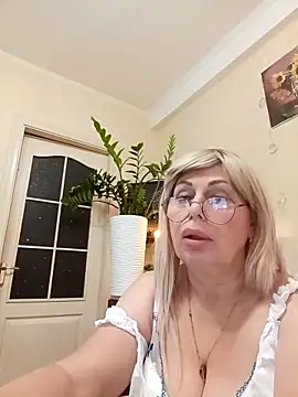 SusieNoreen online show from September 16, 3:03 am
