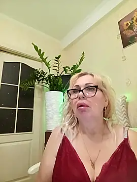SusieNoreen online show from September 24, 10:53 pm