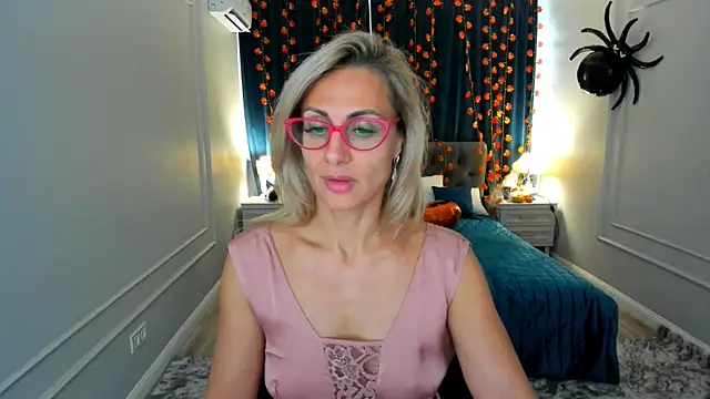 MuseOfStage online show from October 22, 11:37 am