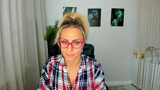 MuseOfStage online show from November 17, 12:17 pm