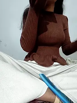 Aimeesha online show from December 15, 8:25 pm