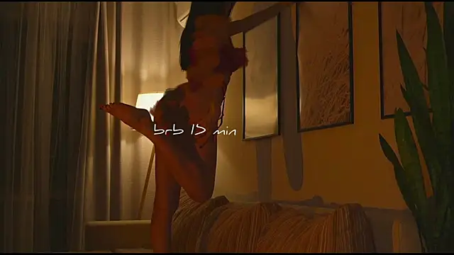 wowmolly online show from April 15, 3:01 pm